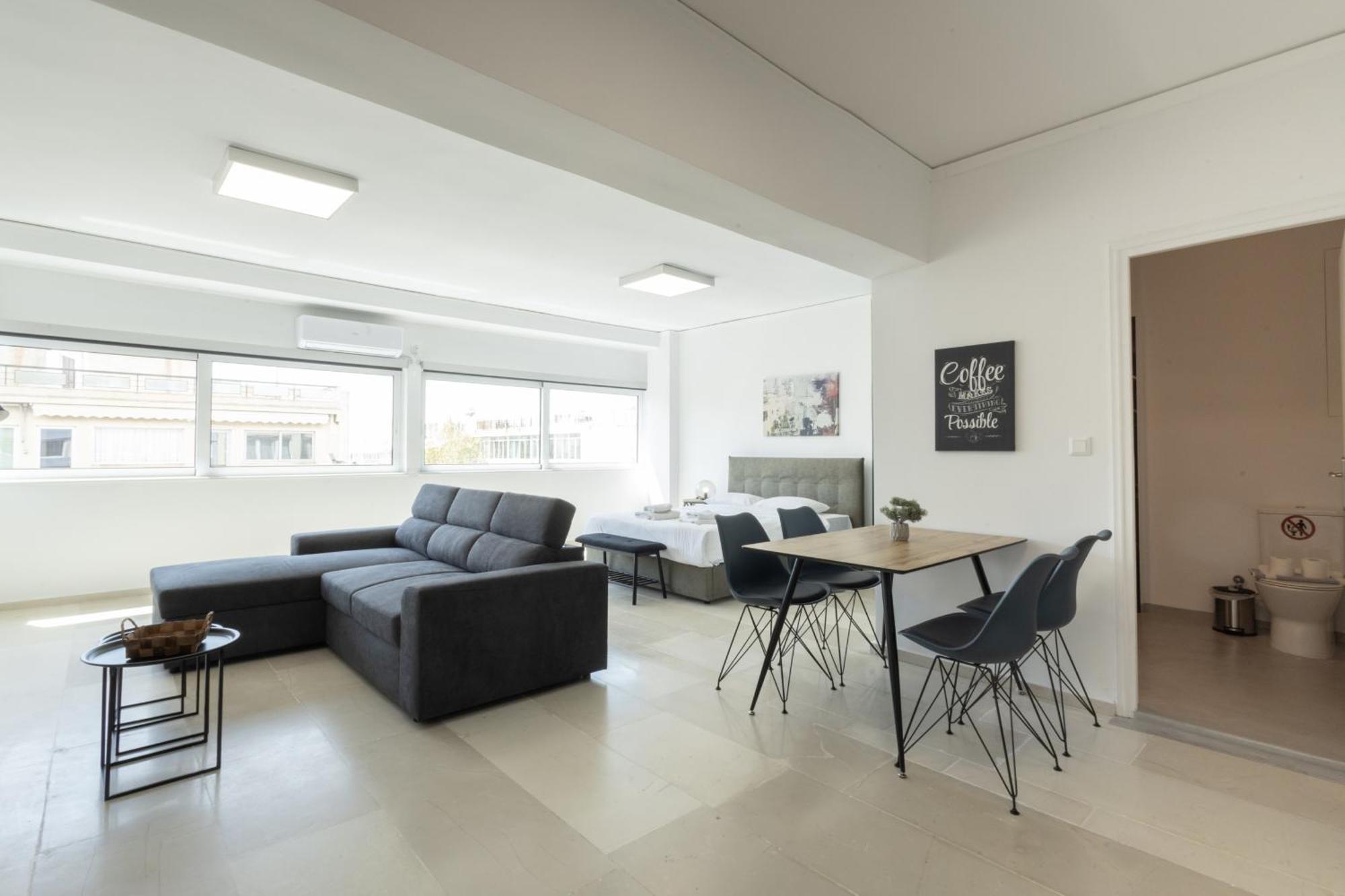 אתונה Spacious Urban Retreat Central 2-Bedroom Haven For 8 מראה חיצוני תמונה